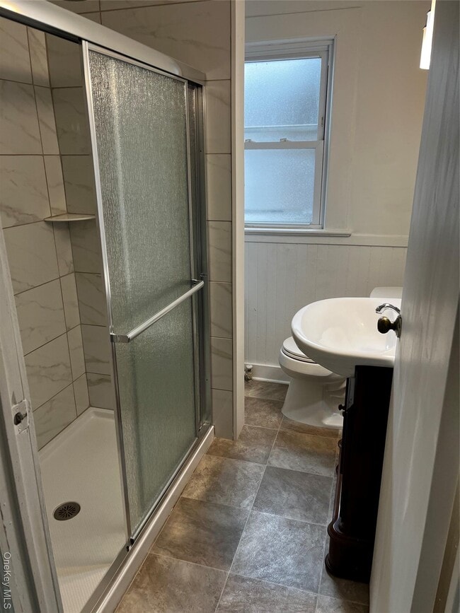 Building Photo - 1b 2nd Ave