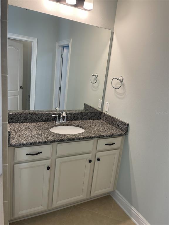 Building Photo - 2062 Redbay Ave