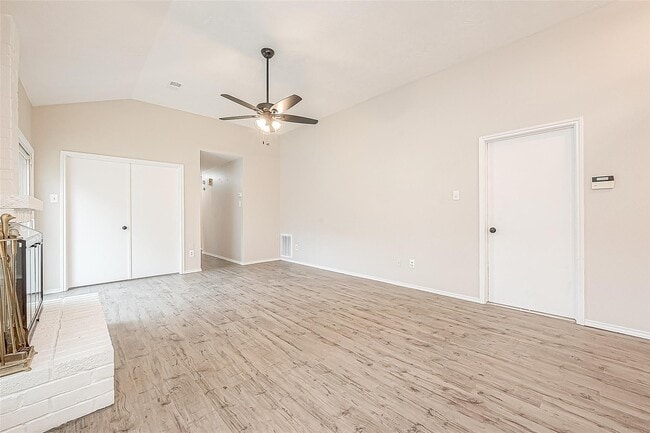 Building Photo - 9247 Autumnsong Dr