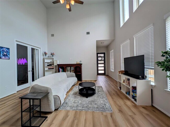 Building Photo - 2628 San Bautista Wy