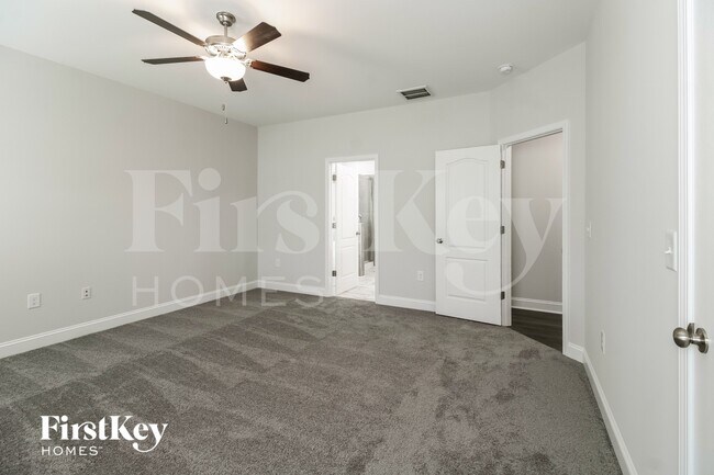 Building Photo - 4641 Skyview Trail