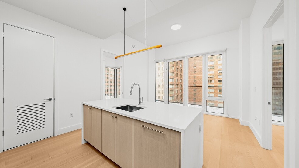 Building Photo - 250 W 49th St