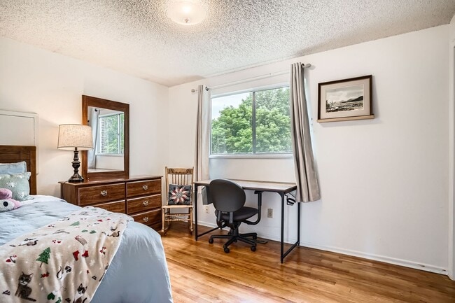 Building Photo - Piano & Pines 3 BDR Retreat