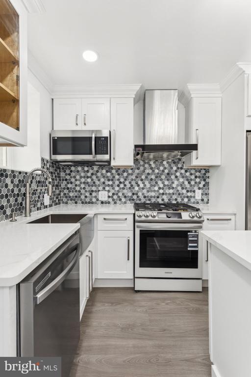 Building Photo - 807 N 42nd St
