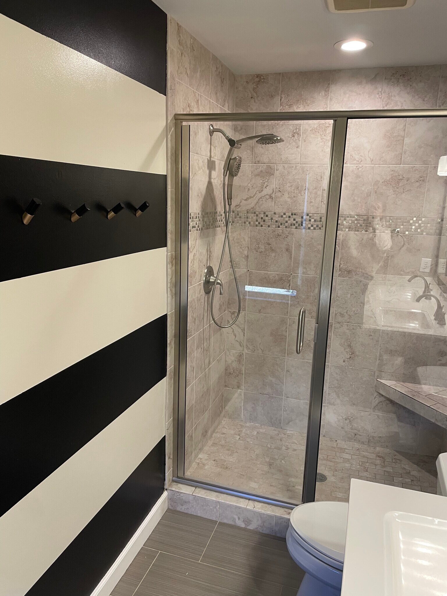 Building Photo - 705 Cash St