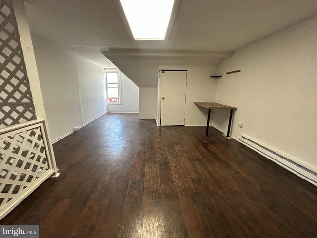 Building Photo - 250 Morris Ave