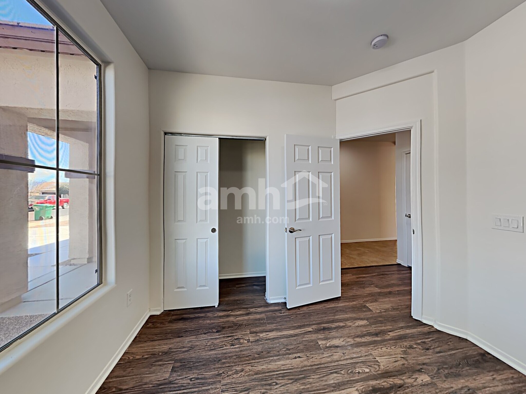 Building Photo - 568 W Camino Parrilla