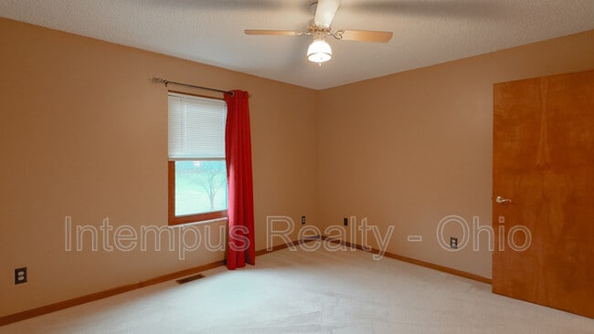 Building Photo - 370 Glenside Ln