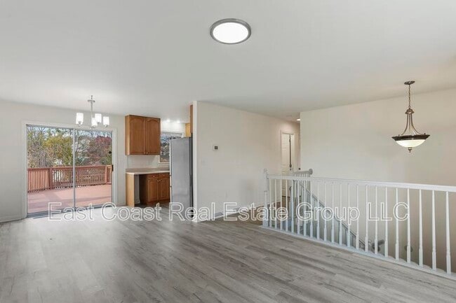 Building Photo - 1337 Cedarwood Dr