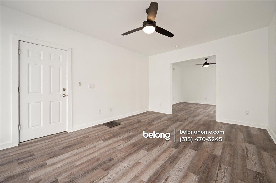 Building Photo - 122 Redfield Pl