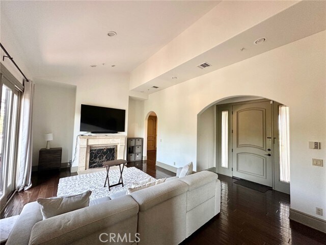 Building Photo - 108 S El Molino Ave