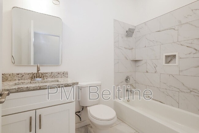 Building Photo - 1321 Bridges Ave SW