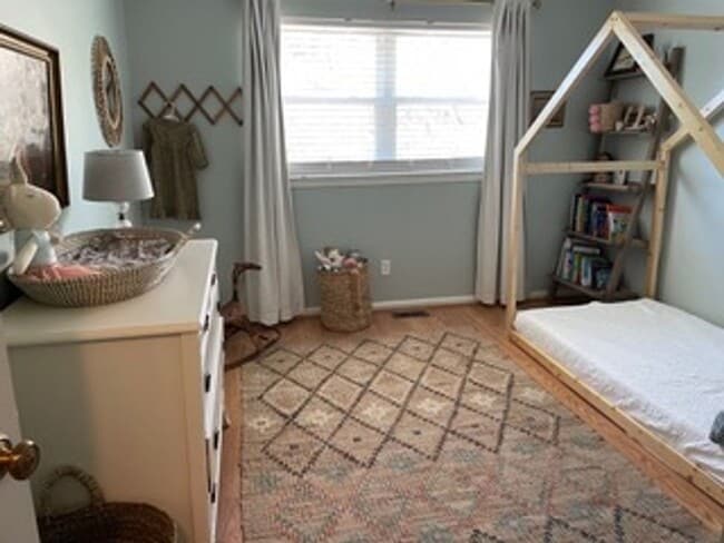 Building Photo - 3BD/2.5BA End Unit Townhouse in Hilltop Area!!