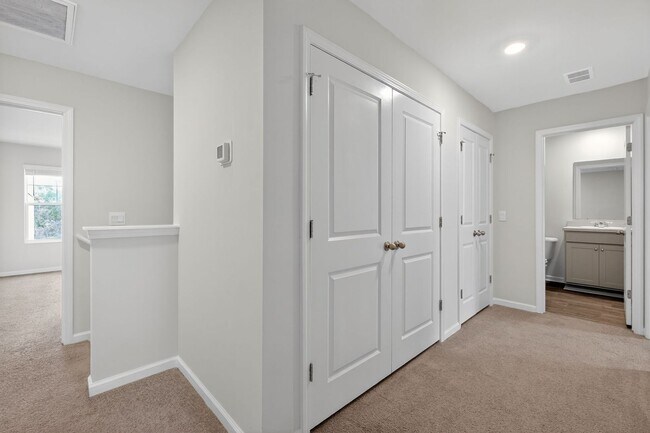 Building Photo - 127 Birch Cir