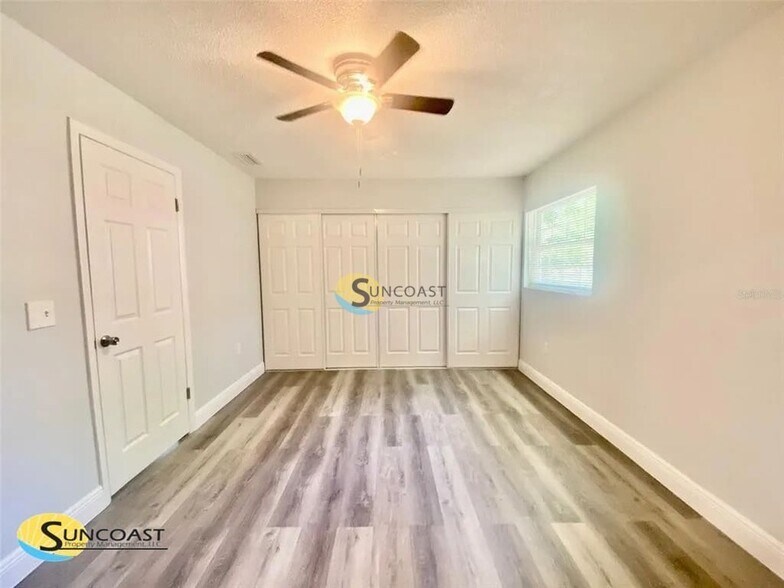 Building Photo - 1419 NE 25th Pl