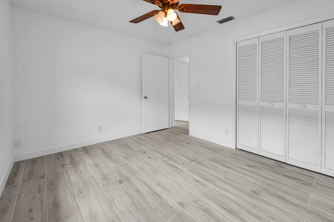 Building Photo - 7619 Silver Woods Ct