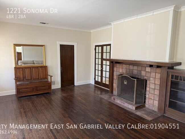 Building Photo - 1221 Sonoma Dr