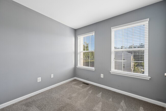 Building Photo - 6228 Newport Pl