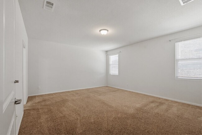 Building Photo - 6910 Kate Reed Dr