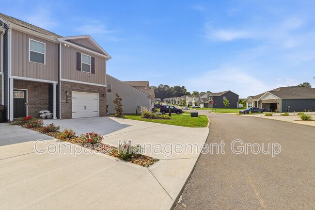 Building Photo - 3014 Bogart Ln