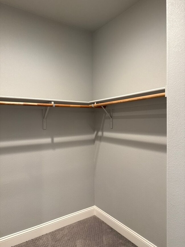 Building Photo - 4 Bed 3 Bath $75k in Upgrades!!!!