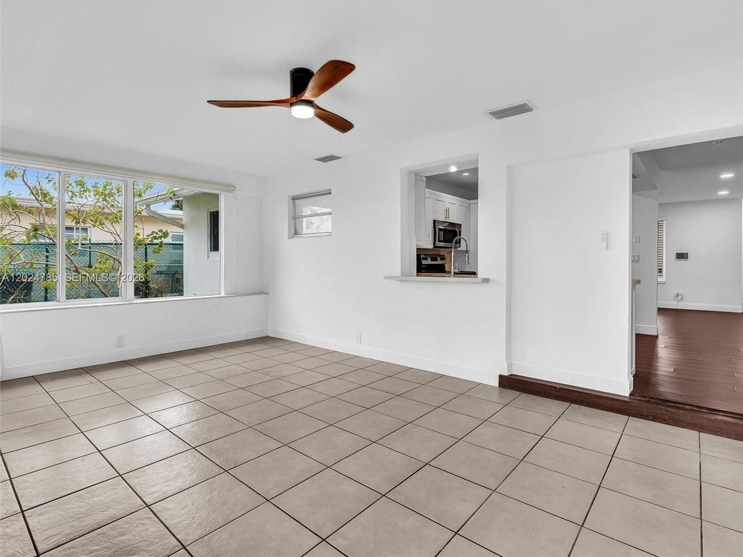 Building Photo - 4500 SW 42nd Terrace