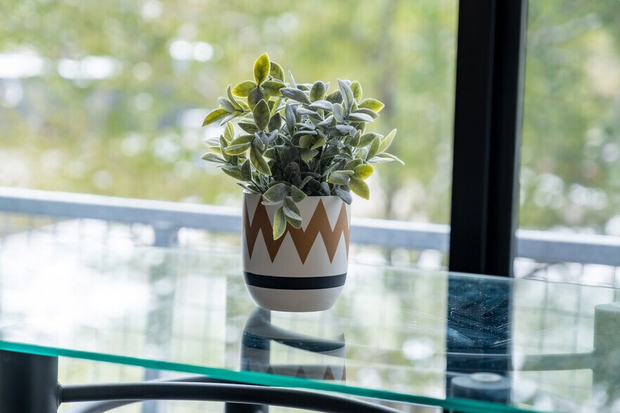 Building Photo - 2301 Ingersoll Ave