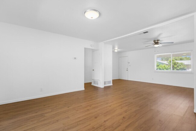 Building Photo - 8810 Garden Quarter St