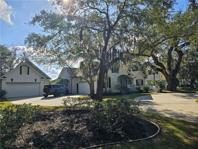 Building Photo - 205 Sutherland Dr