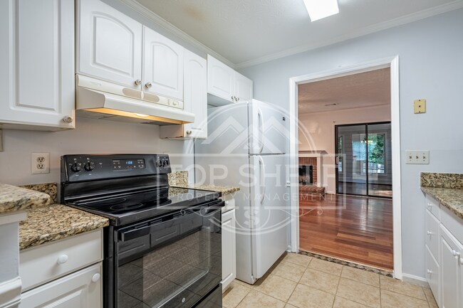 Building Photo - 2916 Governors Ct
