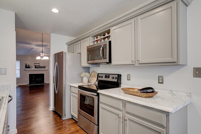 Building Photo - 4 Creekbend Ct