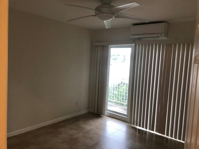 Building Photo - Private Duplex Home Across from Kahala Mall