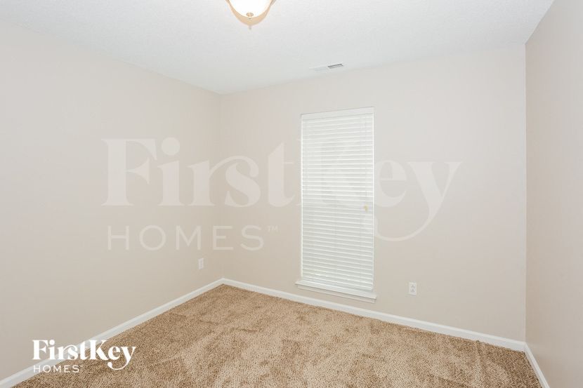 Building Photo - 4685 Falcon Chase Dr SW