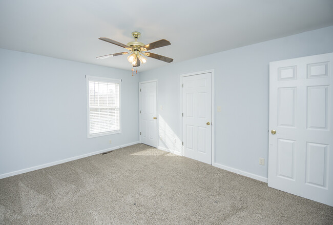 Building Photo - 20 Cheltenham Dr