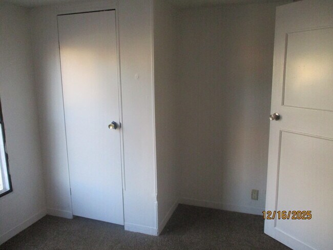 Building Photo - 1045 Canyon Ln