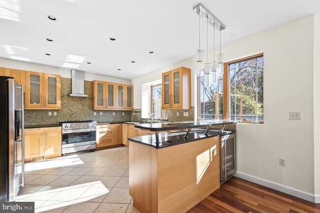 Building Photo - 10009 Sinnott Ct