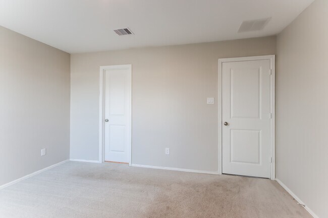 Building Photo - 9202 Burnet Flds Dr