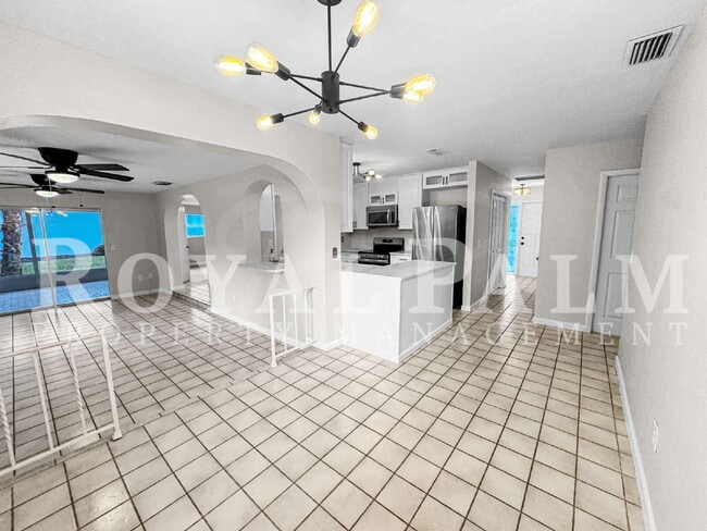 Building Photo - 3 Bed | 2 Bath Home on SE 46th Terrace – Space to Live, Room to Breathe