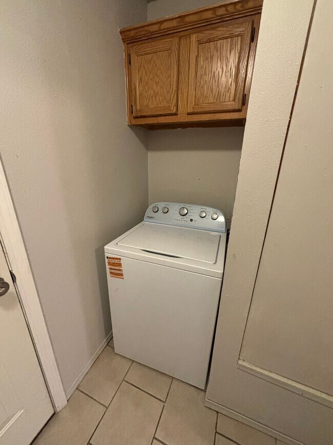 Building Photo - 1673-1675 E. Evalyn Circle