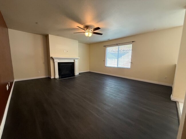 Building Photo - 4 Bedroom DuPont Home for Rent