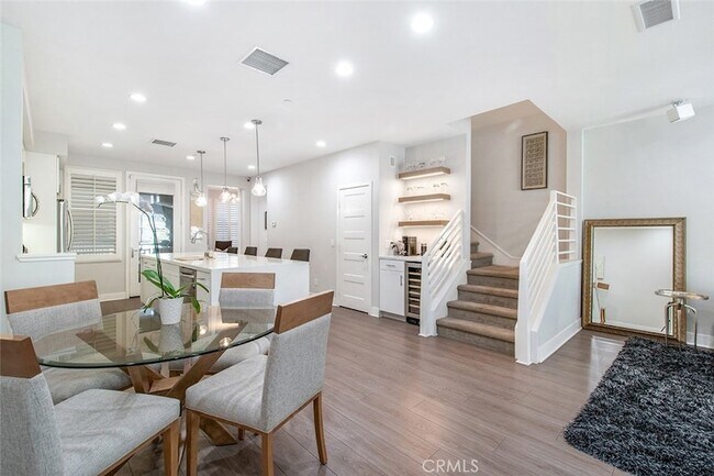 Building Photo - 10 Brownstone Way
