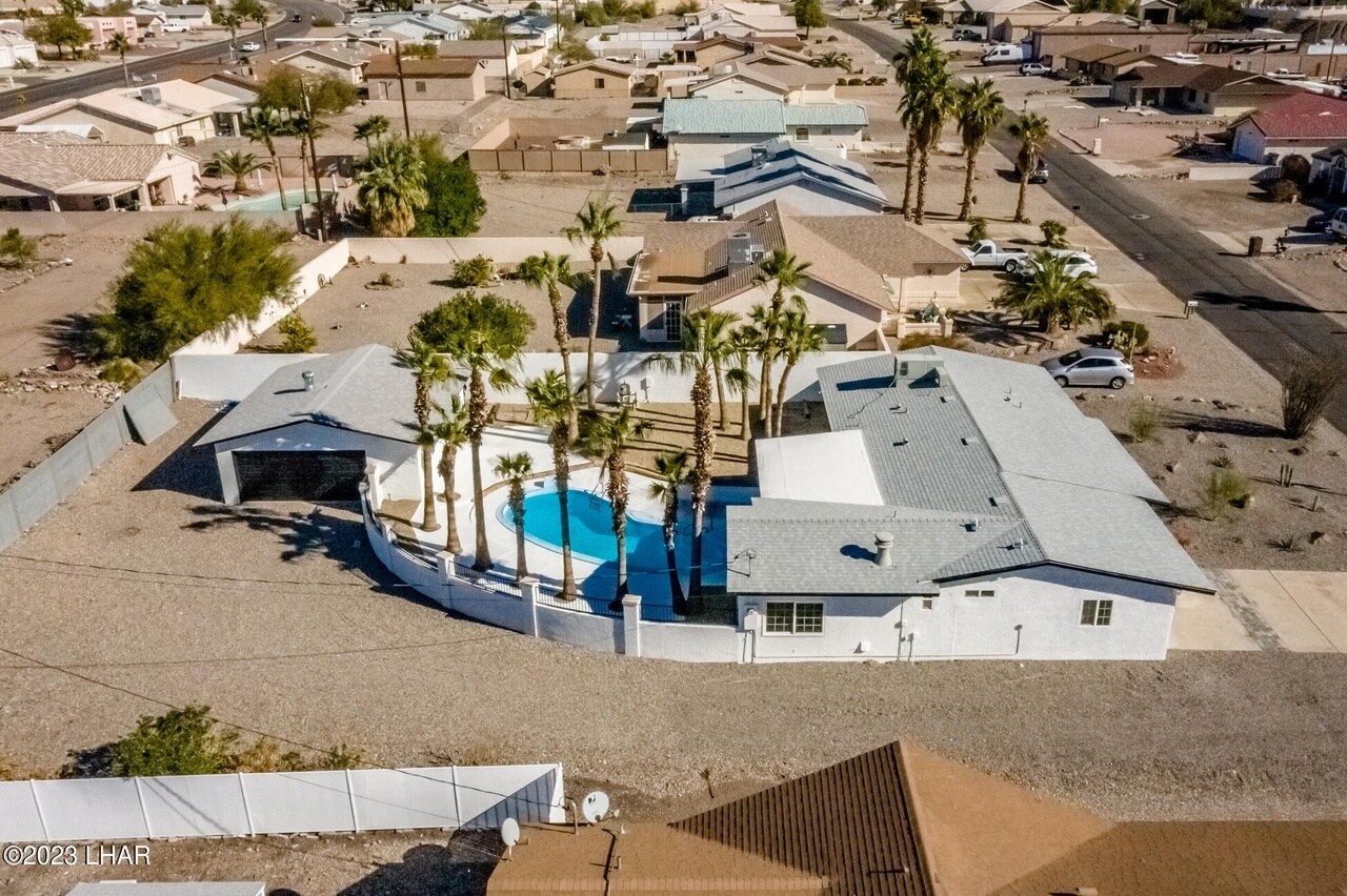 Building Photo - 3705 Challenger Dr