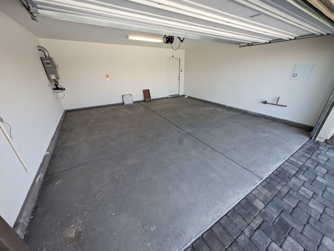 Building Photo - 10789 Gentle Crst Ave