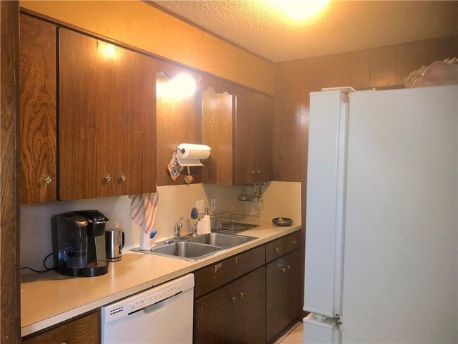 Building Photo - 7303 Grand Canyon Dr