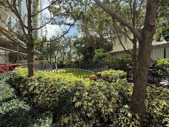 Building Photo - 460 NE 28th St