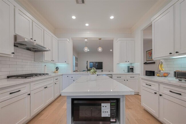 Building Photo - 14439 Basalt Ln