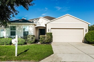 Building Photo - 6929 Glenbrook Dr