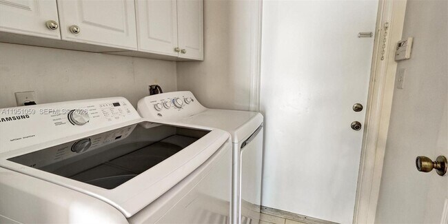 Building Photo - 1110 NW 108th Ave