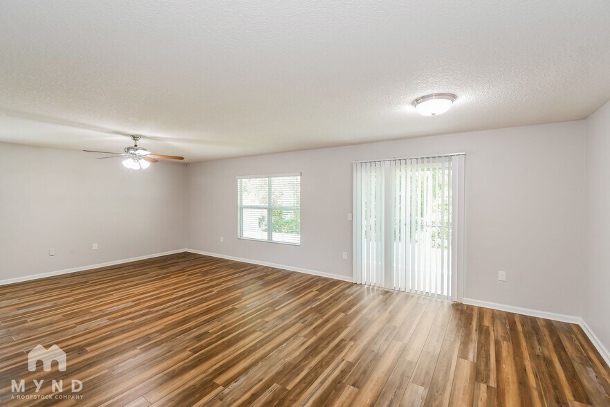 Building Photo - 11892 Carson Lake Dr W