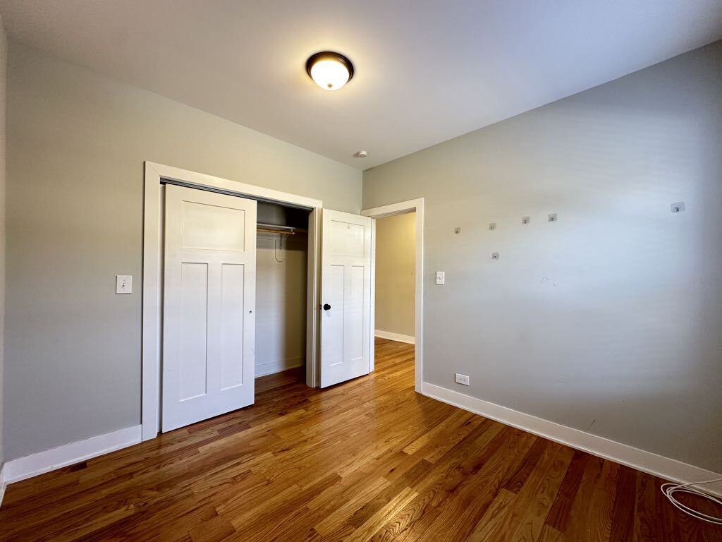 Building Photo - 4433 N Wolcott Ave